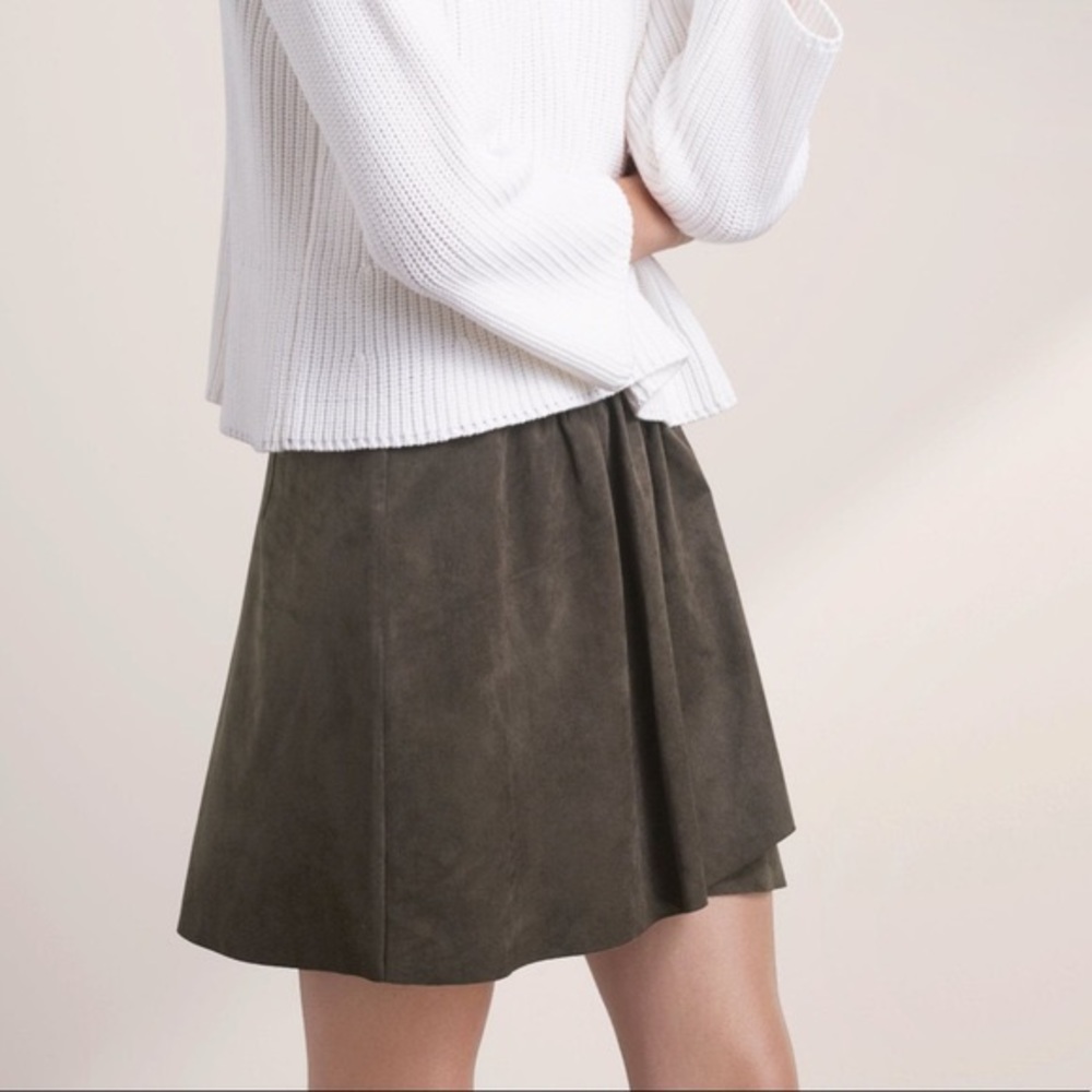 Aritzia Wilfred Free Suede Skirt S